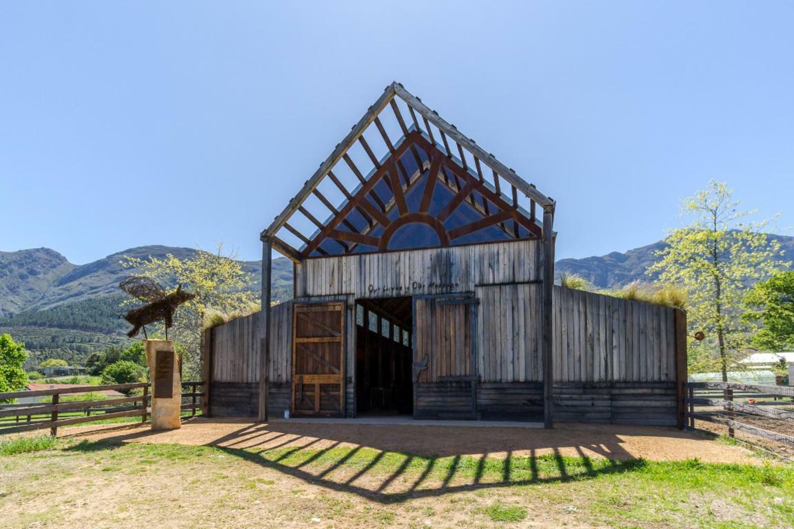 Inspiring Farm Sanctuary And Famous Painting Pig 호텔 프란쉬후크 외부 사진